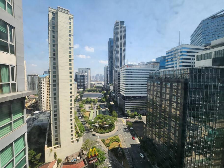 Bgc Fresh & Cozy Studio Near Burgos Circle With Fast Internet Connection มะนิลา ภายนอก รูปภาพ