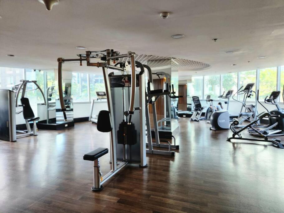 Bgc Fresh & Cozy Studio Near Burgos Circle With Fast Internet Connection มะนิลา ภายนอก รูปภาพ